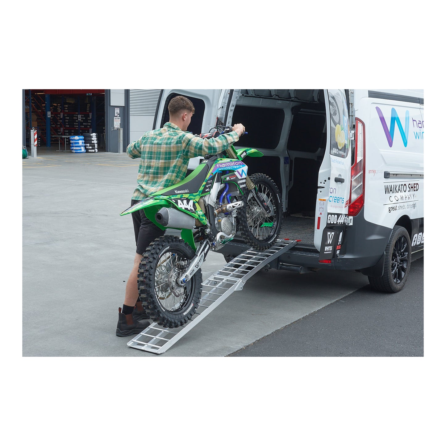 WHITES 002 ALLOY RAMP FOLDING 226X30c 340kg rated X-Barstyle